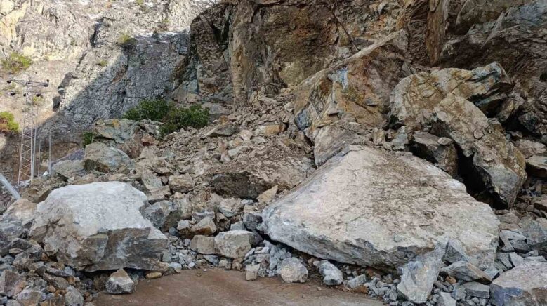 prof dr selcuk alemdag dogu karadenizde yanlis yol planlamasi ve yer secimi heyelan ve XvkktFpt