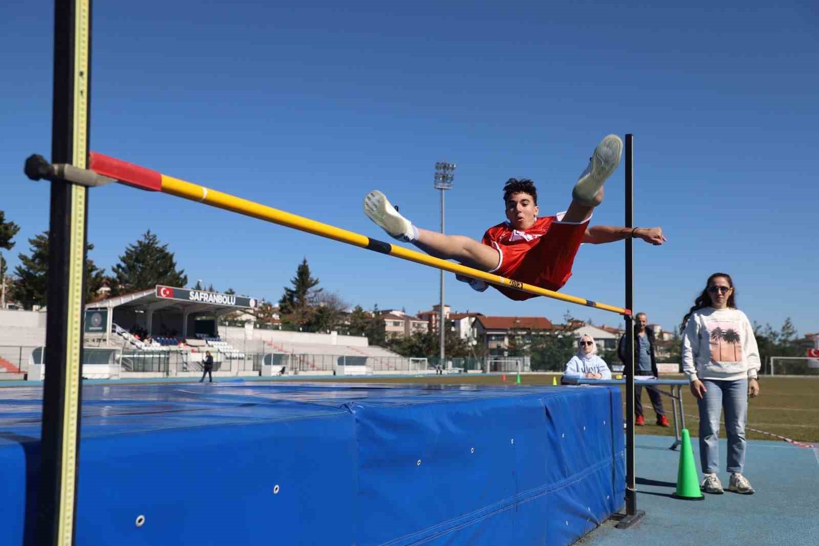 safranboluda okul sporlari atletizm yarislari gerceklesti 33nCCUH2