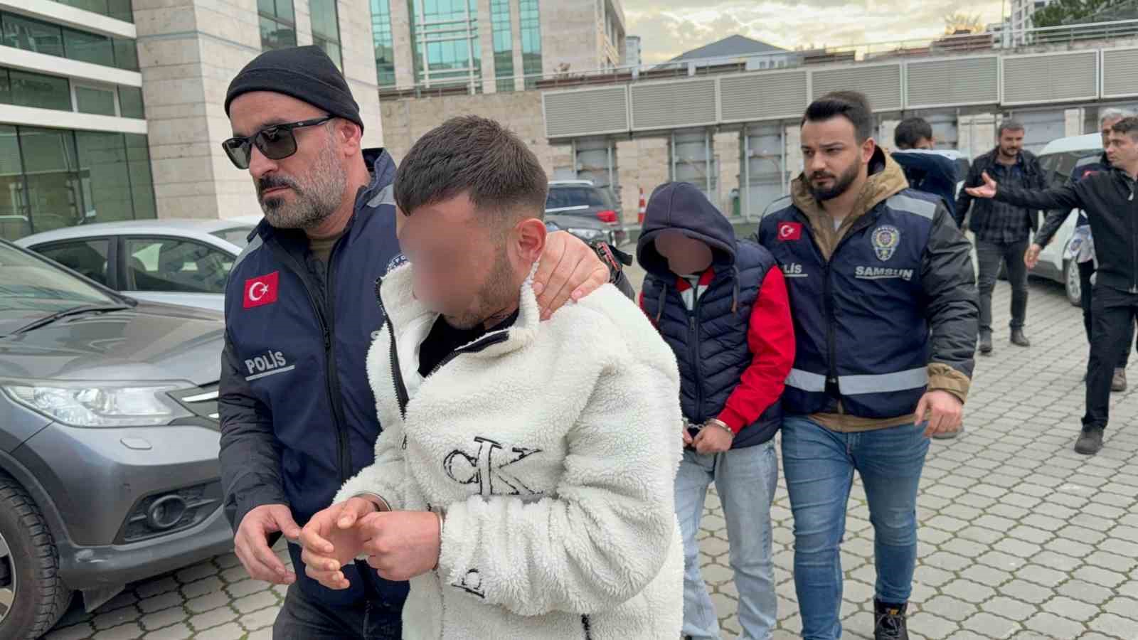 samsunda kiz cocugu attigi mesajla kurtarildi 4 gozalti ngjlcwKV