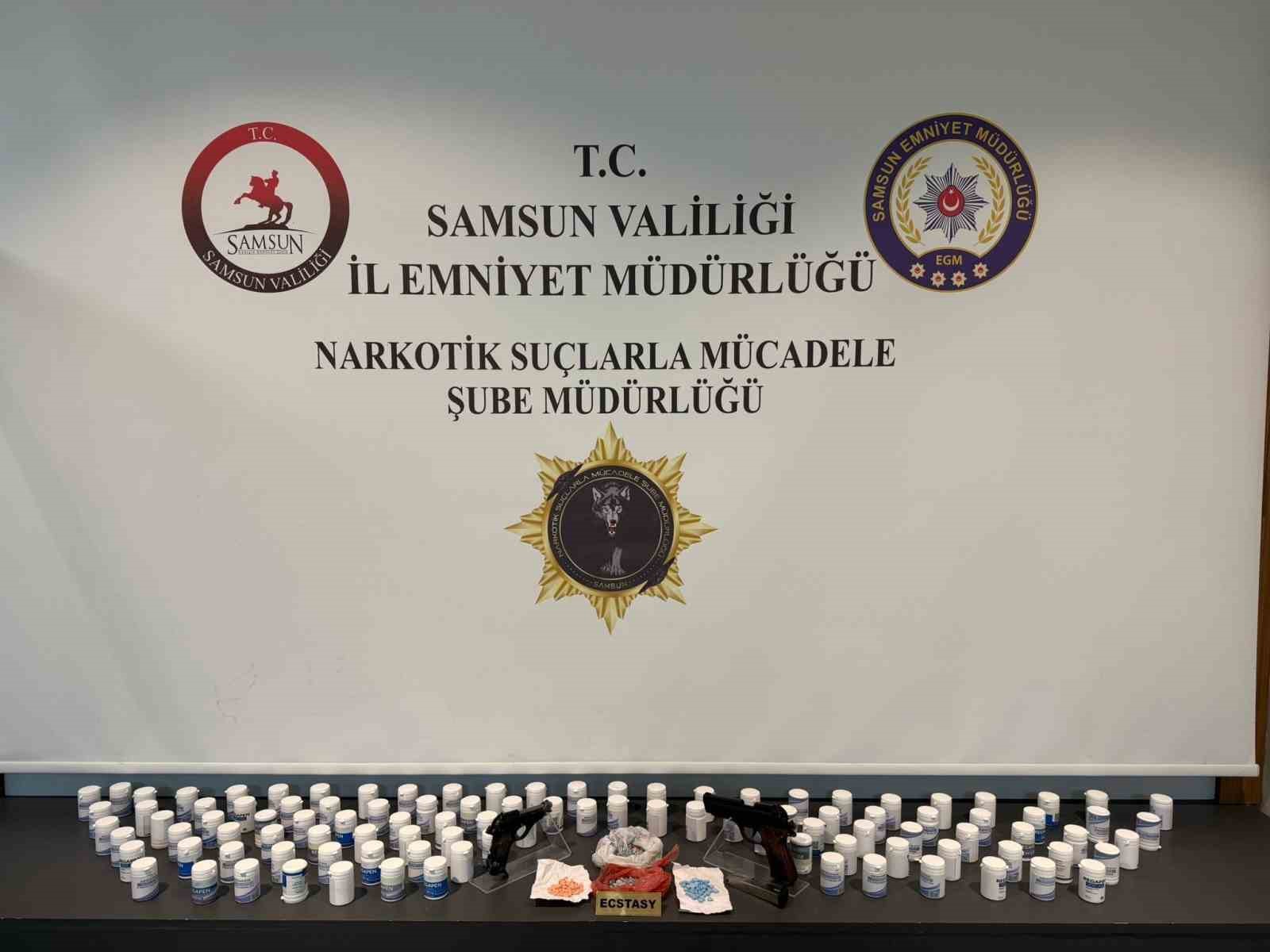 samsunda yatak odasinda ve aracta uyusturucu ele gecirildi dkSITrrD