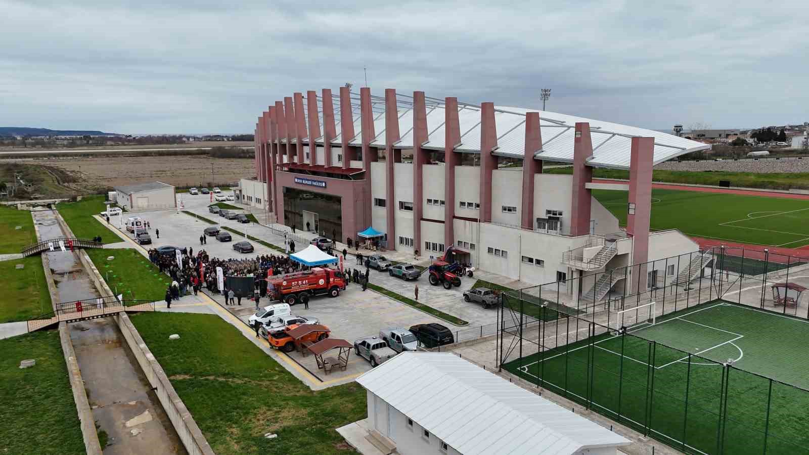 sinopta 5 bin 700 fidan toprakla bulustu HSr4YikJ