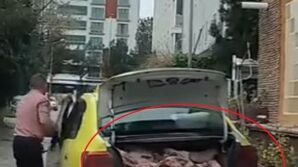 taksinin bagajinda uygunsuz sartlarda et sevkiyati kameraya yansidi tM54AgNS