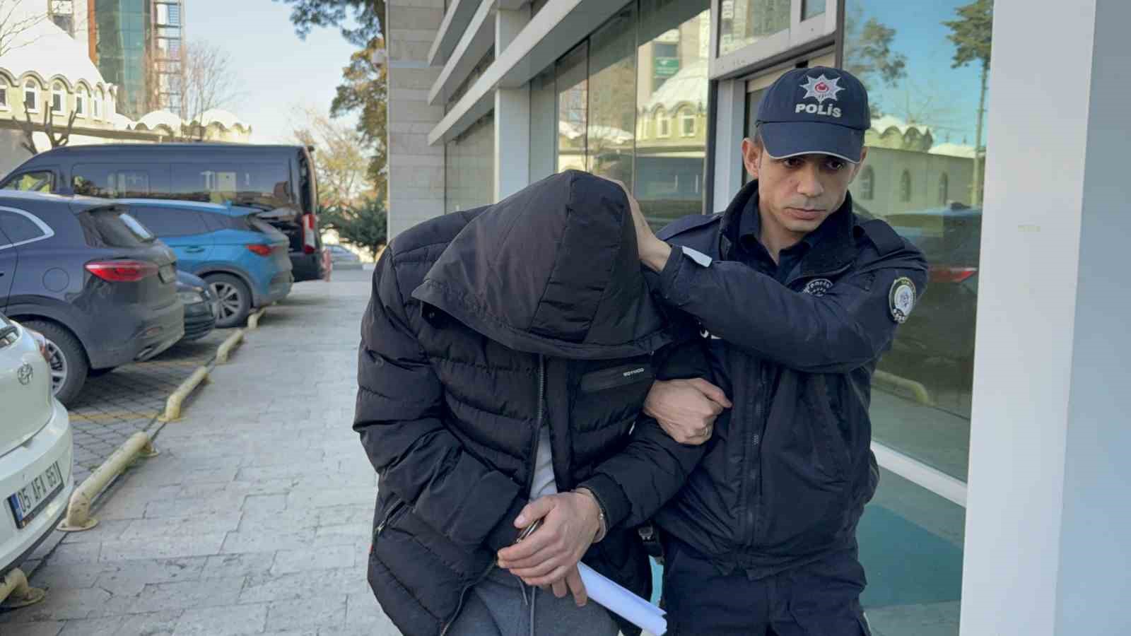 tirda 14 yasindaki kiza cinsel taciz iddiasi zanli kendi kizi dunyaya geldigi gun tutuklandi e32Vz44v