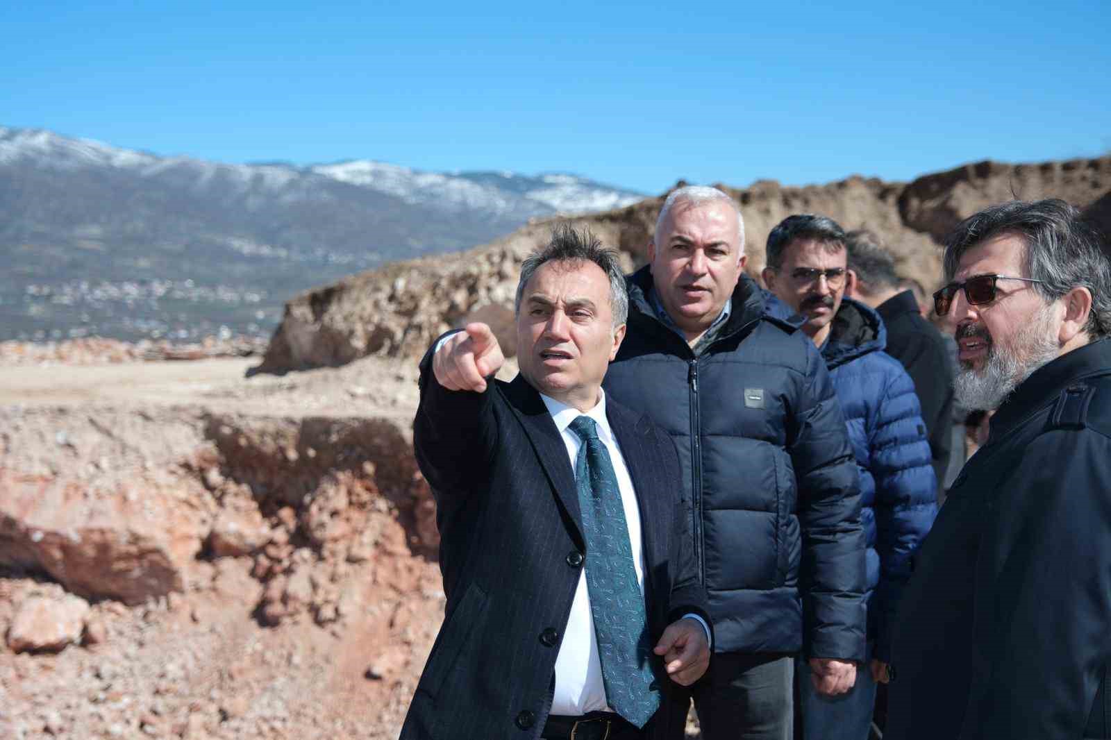 togude 11 bin metrekarelik dis hekimligi fakultesi insaati devam ediyor biZEJCUj