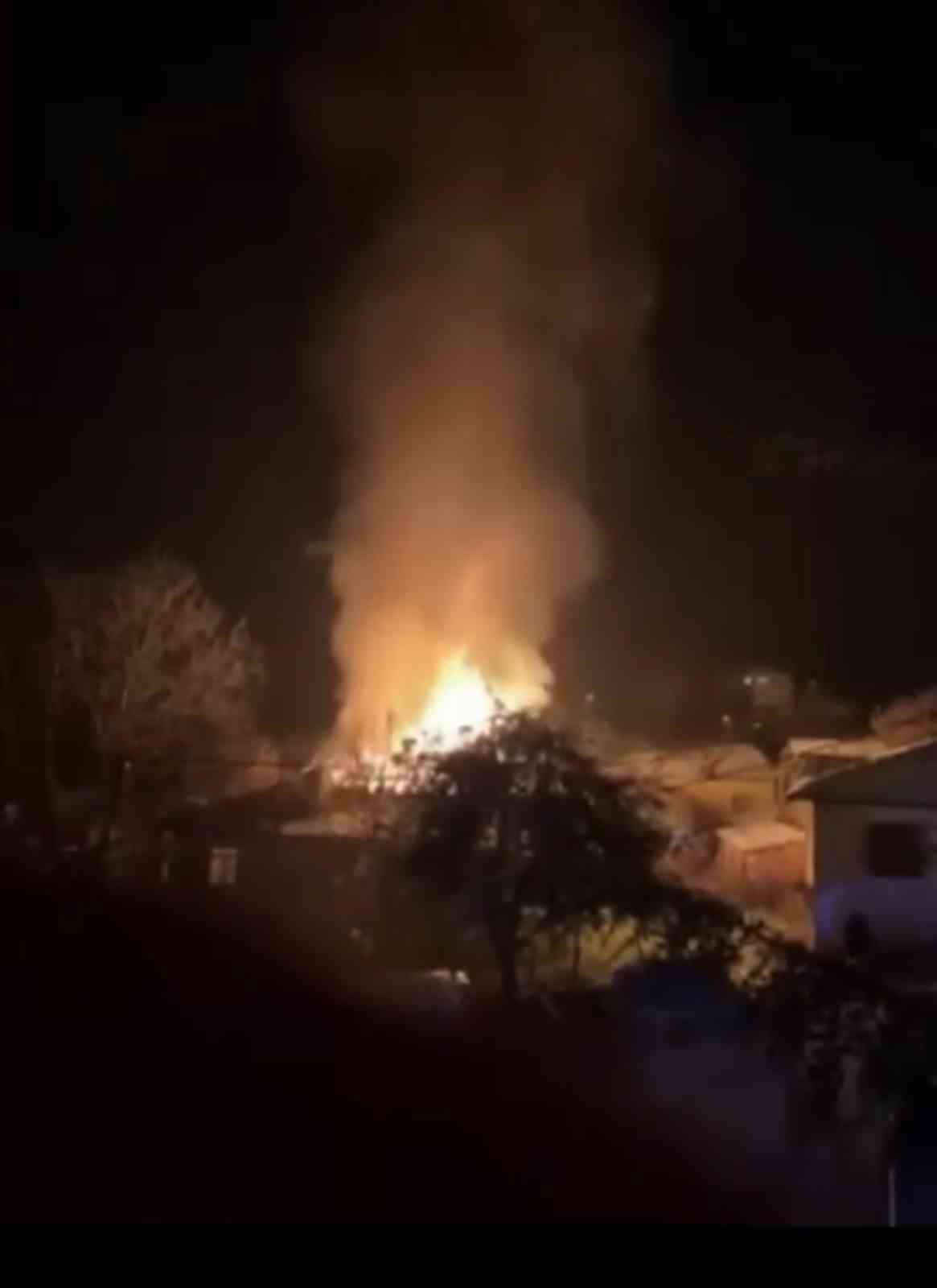 tokatta alevler geceyi aydinlatti u4mMnBIV