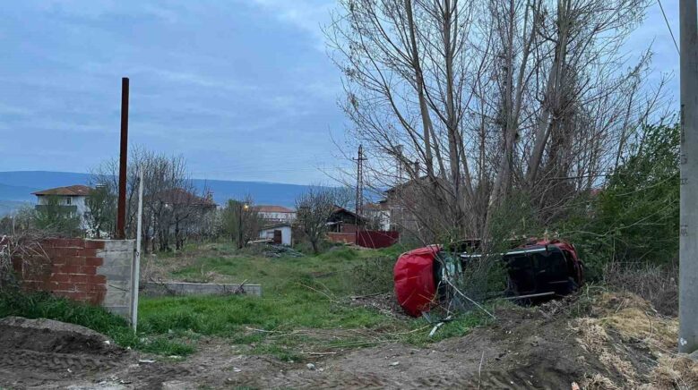 tokatta alkollu surucu emanet aldigi aracla takla atti iki kardes yaralandi CQrwa9rl