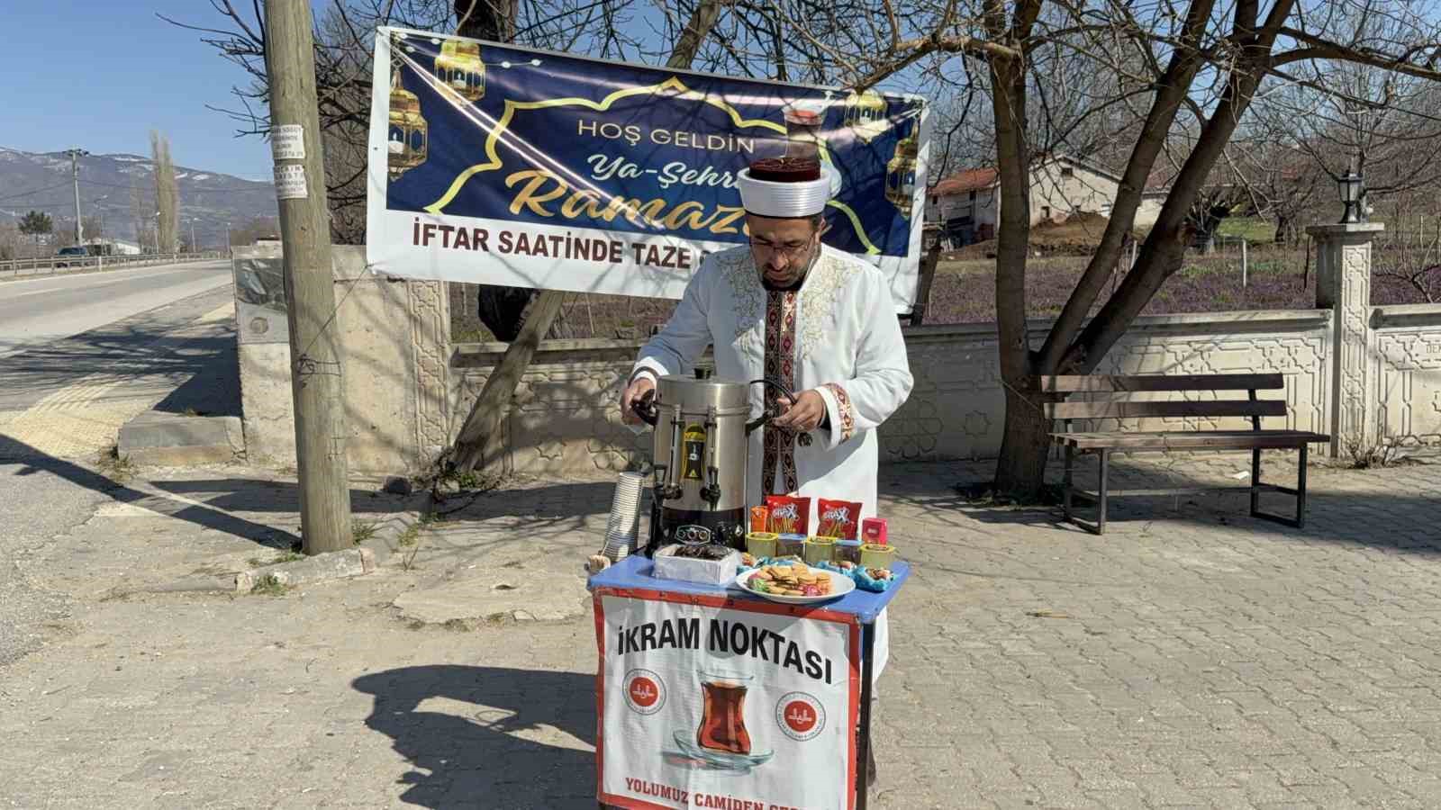 tokatta iftara yetisme telasi kazaya donusmesin diye ikram noktasi kuruldu