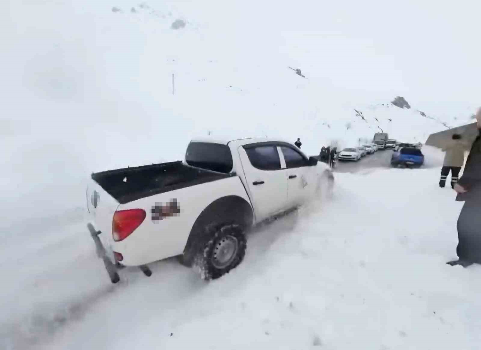 trabzon bayburt karayolundaki ciga ilk mudahale off road araclariyla yapildi