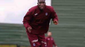 trabzonspor 48 golun 15ini kafayla atti RPCmnlXn