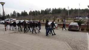 uyusturucu operasyonda gozaltina alinan suphelilerden 3u tutuklandi LqIiKO4R