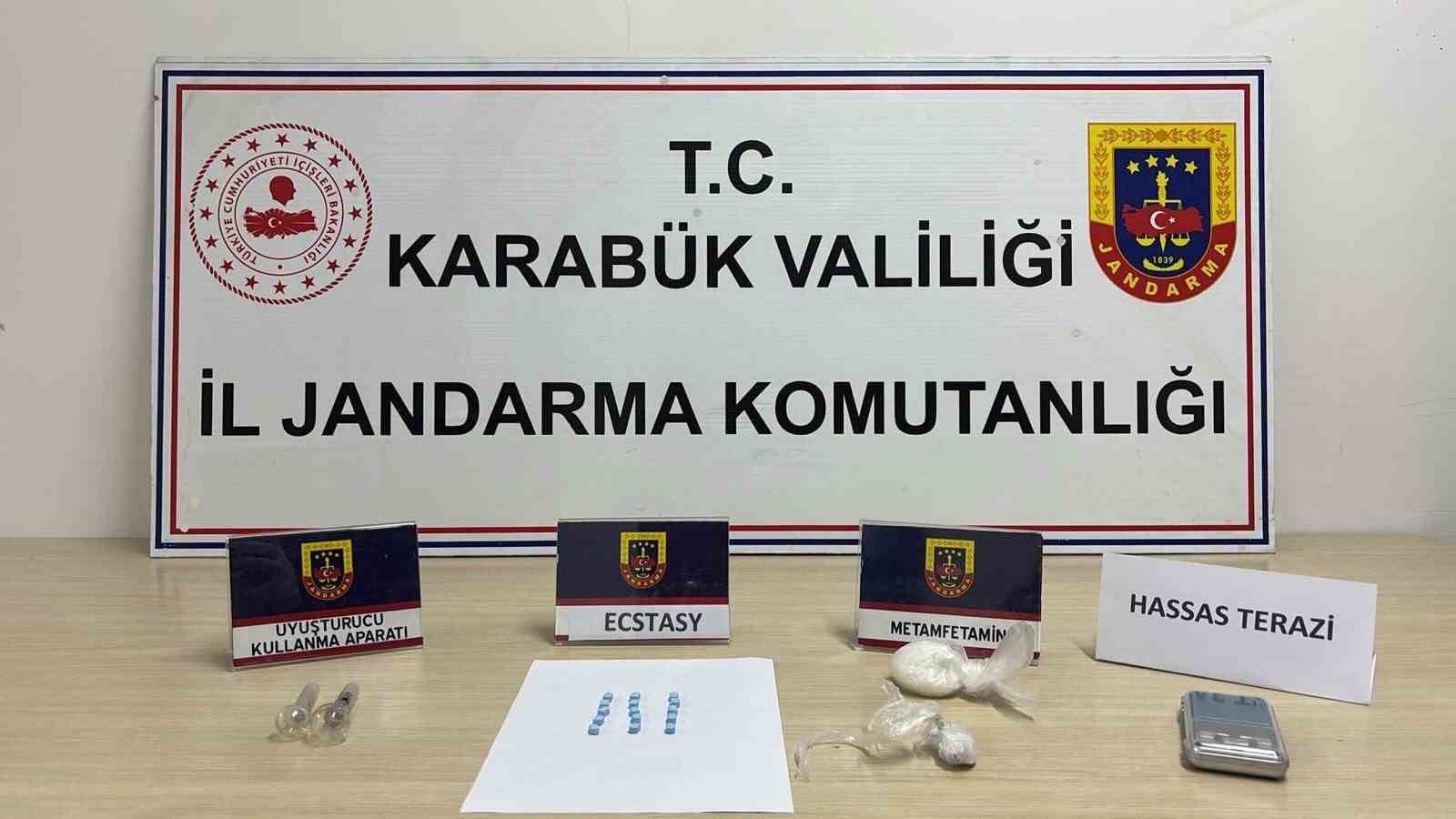 uyusturucu operasyonlarinda 5 kisi yakalandi G6gE41pY