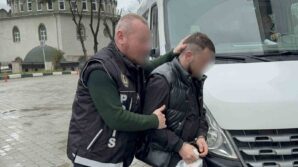 uyusturucu satarken sucustu yakalandi WIGp4UNt