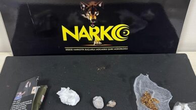 uyusturucu saticisi 2 kisi tutuklandi AacTC3ab