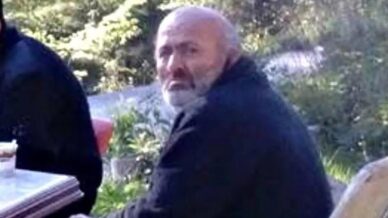 yalniz yasadigi evde hareketsizce yatarken bulunan adam kurtarilamadi WQPQtfEJ