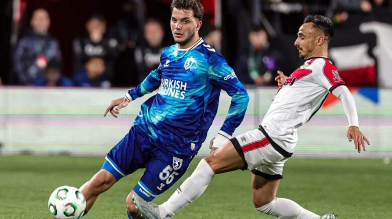 yunus emre cift basimiz dik bir sekilde avrupaya veda ediyoruz fesZ4Kgs