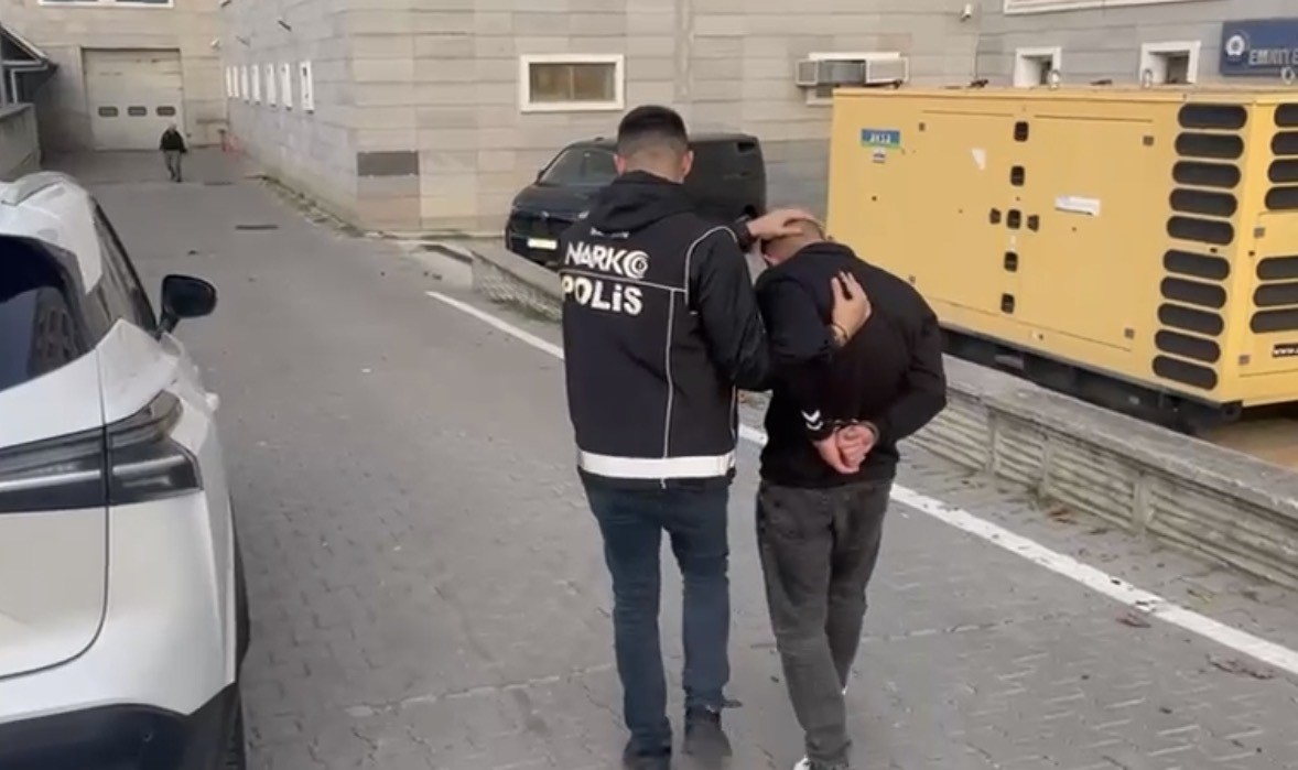 15 yil hapis cezasi bulunan firari hukumlu yakalandi M68WRtHw