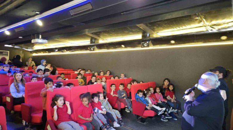 300 ogrenci tirda sinemayla bulustu 9w7pxE13