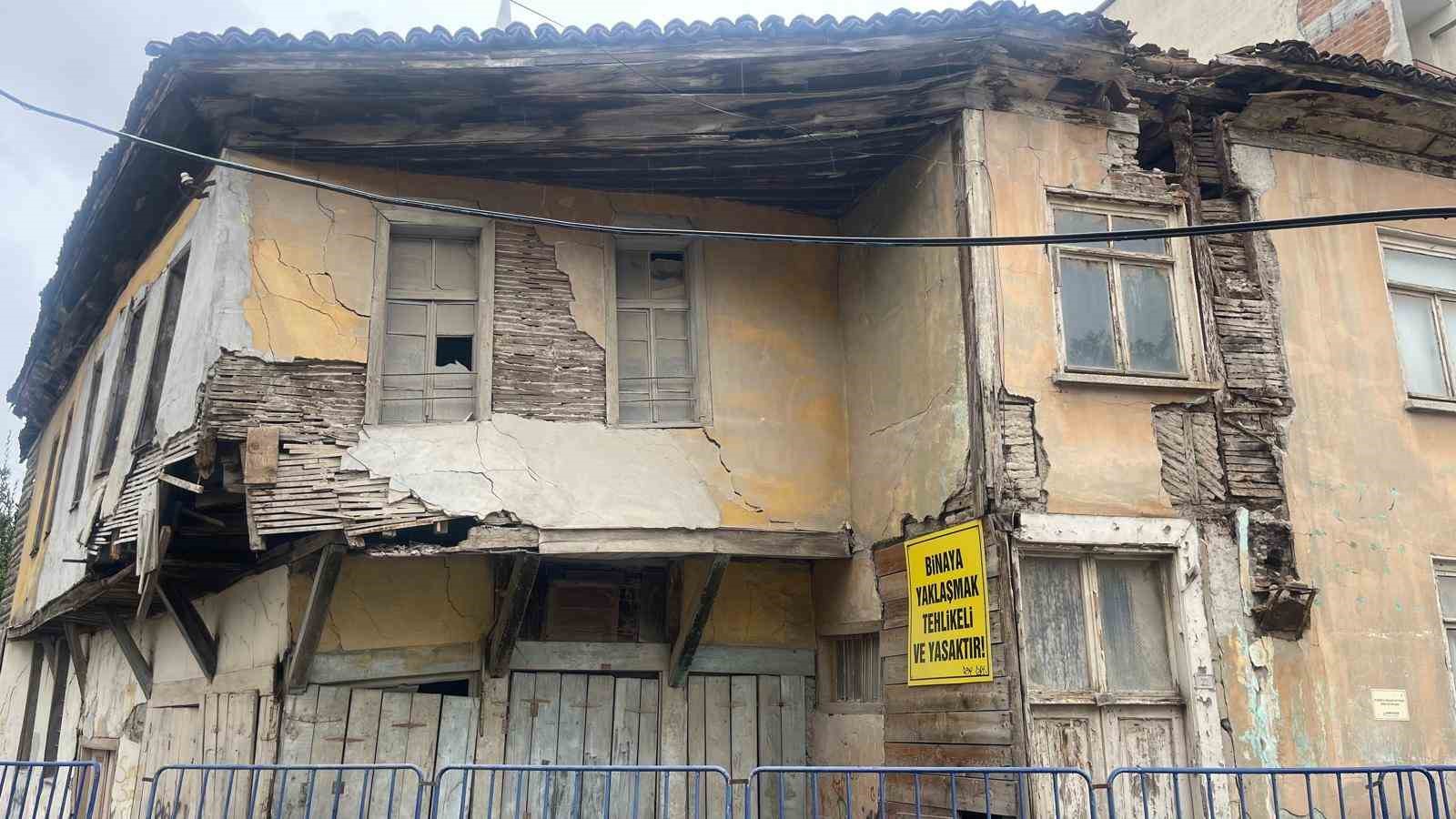 bafrada cokme riski tasiyan yapilar icin belediyenin daha ciddi onlemler almasi istendi
