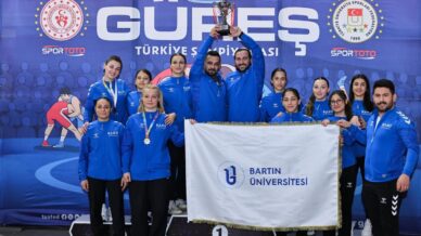 barulu gurescilerden uniligde madalya yagmuru 16 madalya ff9AxLYc