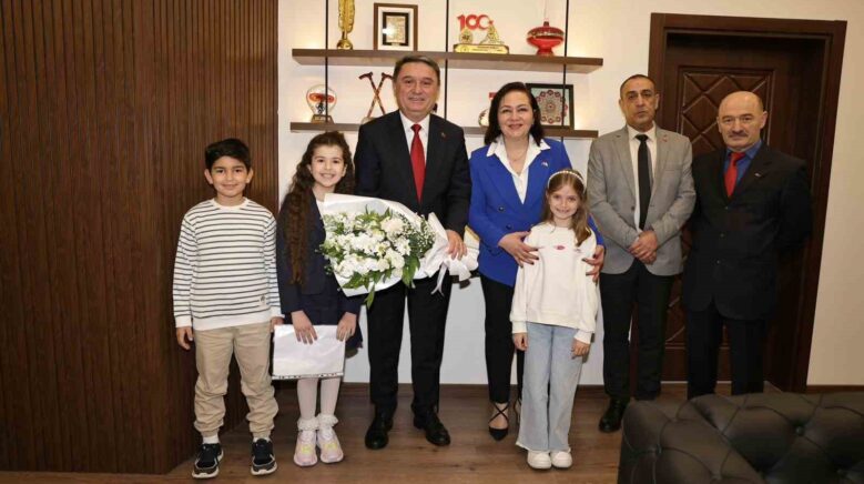 belediye baskani koltugunu mercan su uzuna devretti SmQm2PpN