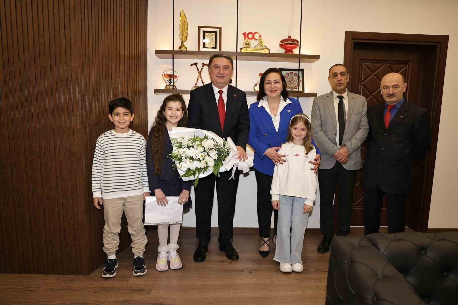 belediye baskani koltugunu mercan su uzuna devretti SmQm2PpN