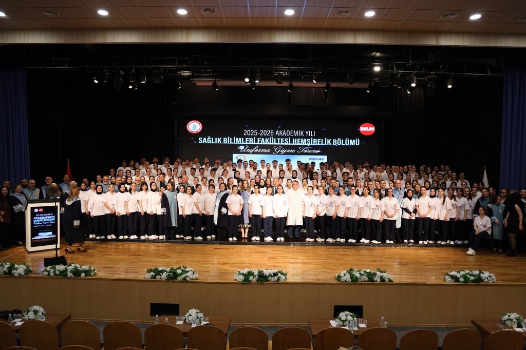 beunda gelecegin hemsireleri uniformalarini giydi G8P6XPFt