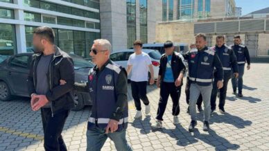 bodrum katta dehset konusmak icin cagirdiklari genci darp edip gasp ettiler g5PSGXIt