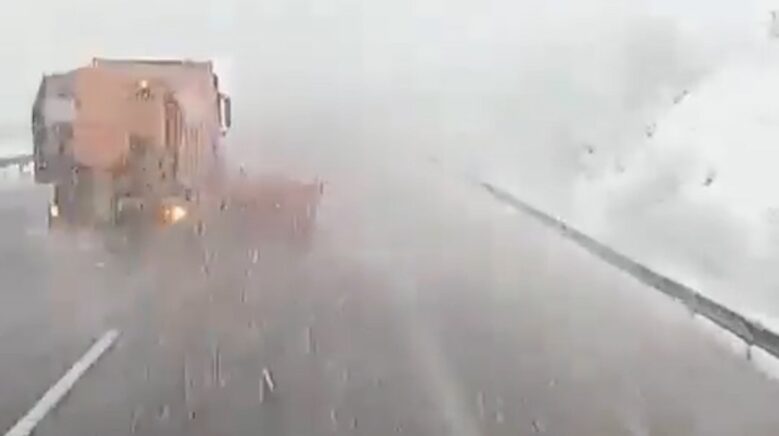 bolu gecisinde yogun kar yagisi etkili oldu LQgl1ccy