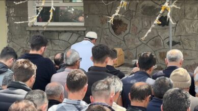 boluda annesinin oldurdugu 2 aylik ela bebek son yolculuguna ugurlandi 1TF9G8pJ