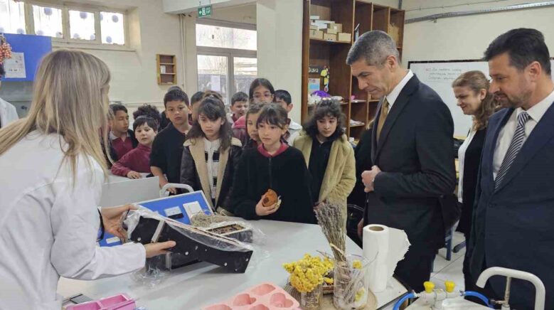 boluda ilkokul ogrencileri atik yaglari sabuna donusturdu 85wKzslj