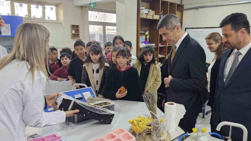 boluda ilkokul ogrencileri atik yaglari sabuna donusturdu 85wKzslj