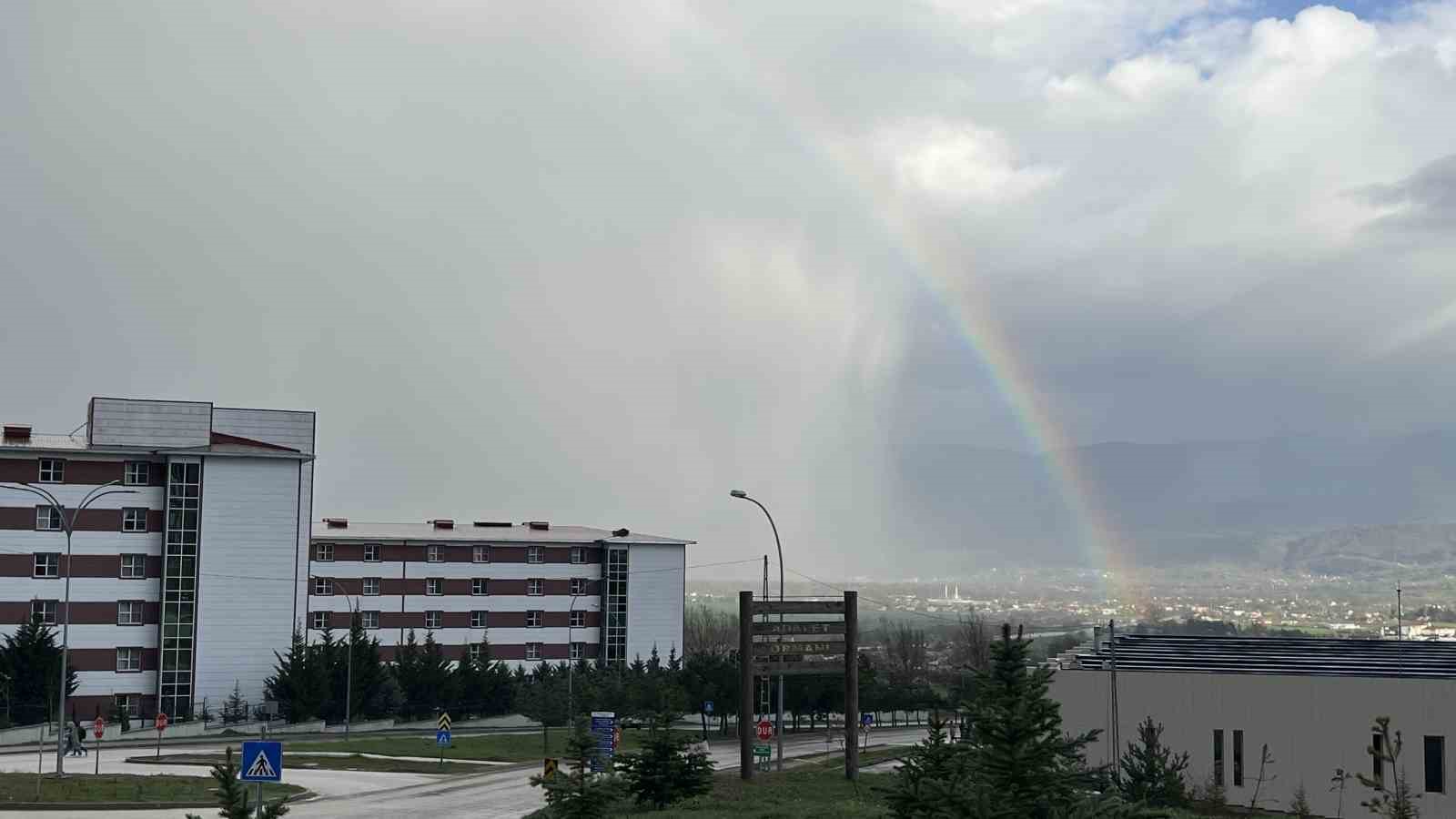 boluda yagmur sonrasi gokkusagi soleni