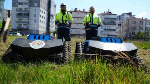 cimleri artik robotlar biciyor 6 kisilik isi 2 robot yapiyor tRbNRhjn