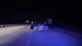 d100de otomobil bariyerlere carpti 3 yarali WzK5du7Z