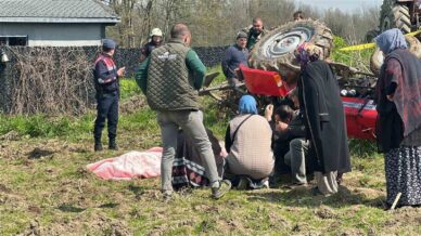 devrilen traktorun altinda kalarak hayatini kaybetti WPJI51VW