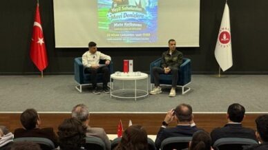 dudukten rotaya mete kalkavan ogrencilerle deneyimlerini paylasti tmYhJTp4