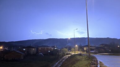 duzcede simseklerin ardindan dolunay mest etti mbI8rPDO