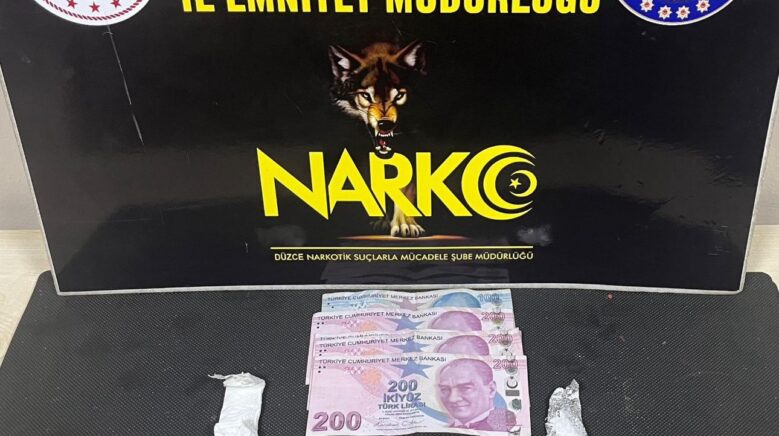 duzcede uyusturucu ticareti yapan 1 kisi tutiklandi LB5SrEXF