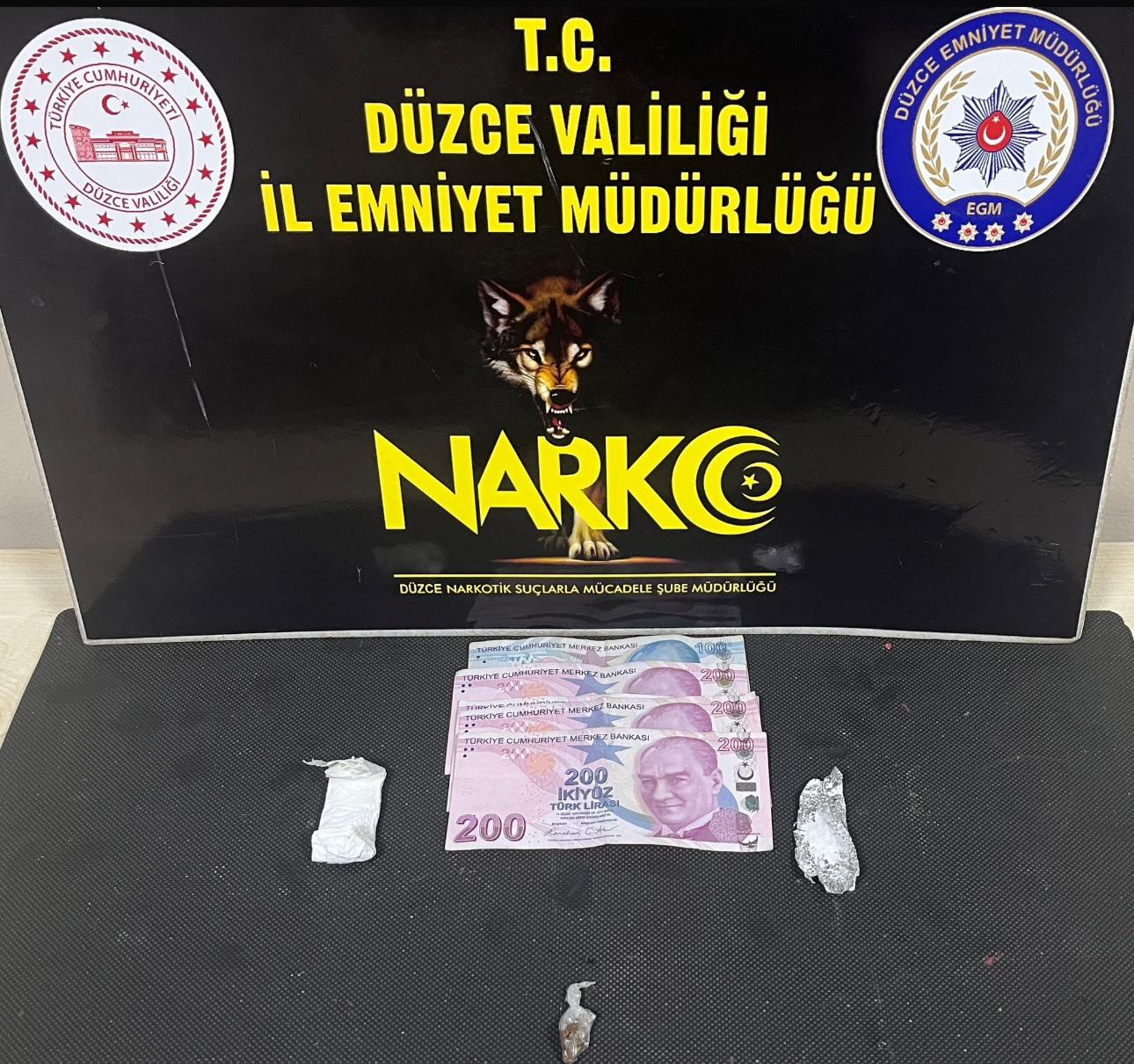 duzcede uyusturucu ticareti yapan 1 kisi tutiklandi LB5SrEXF
