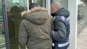 enistesini silahla yaraladi VOv5UgGn