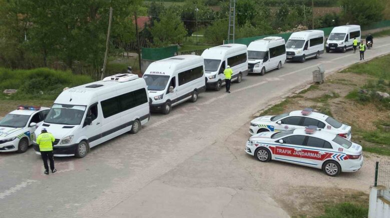 erbaada kurallara uymayanlara servis suruculerine ceza yagdi zS9fDyq6