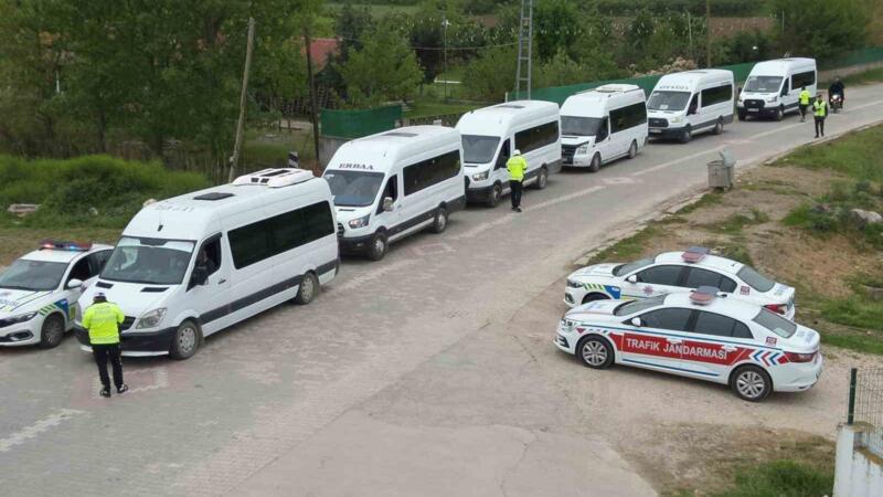 erbaada kurallara uymayanlara servis suruculerine ceza yagdi zS9fDyq6
