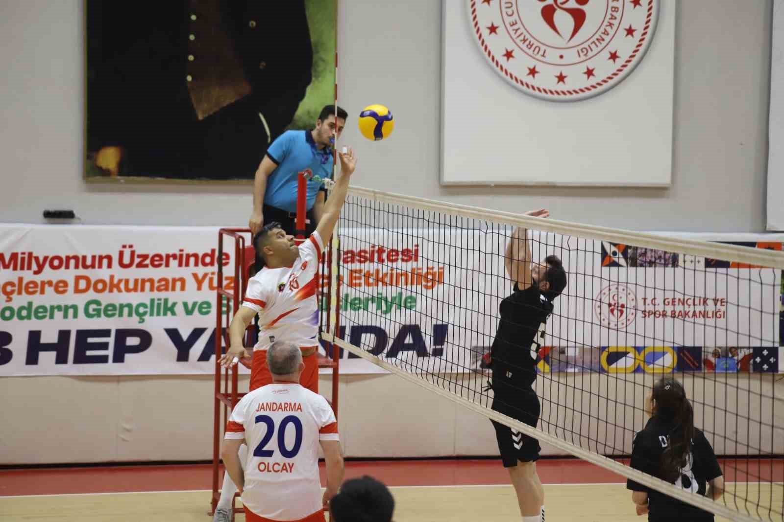 genclik haftasi kapsaminda kurumlar arasi voleybol turnuvasi basladi