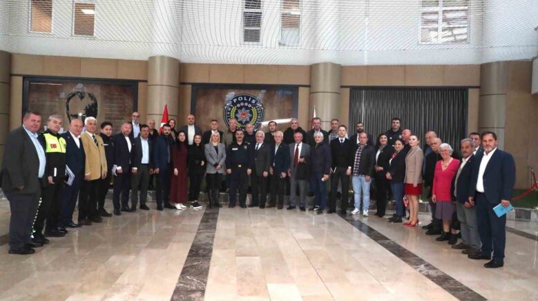 ilkadim muhtarlariyla guvenlik toplantisi 1T4AfDGu