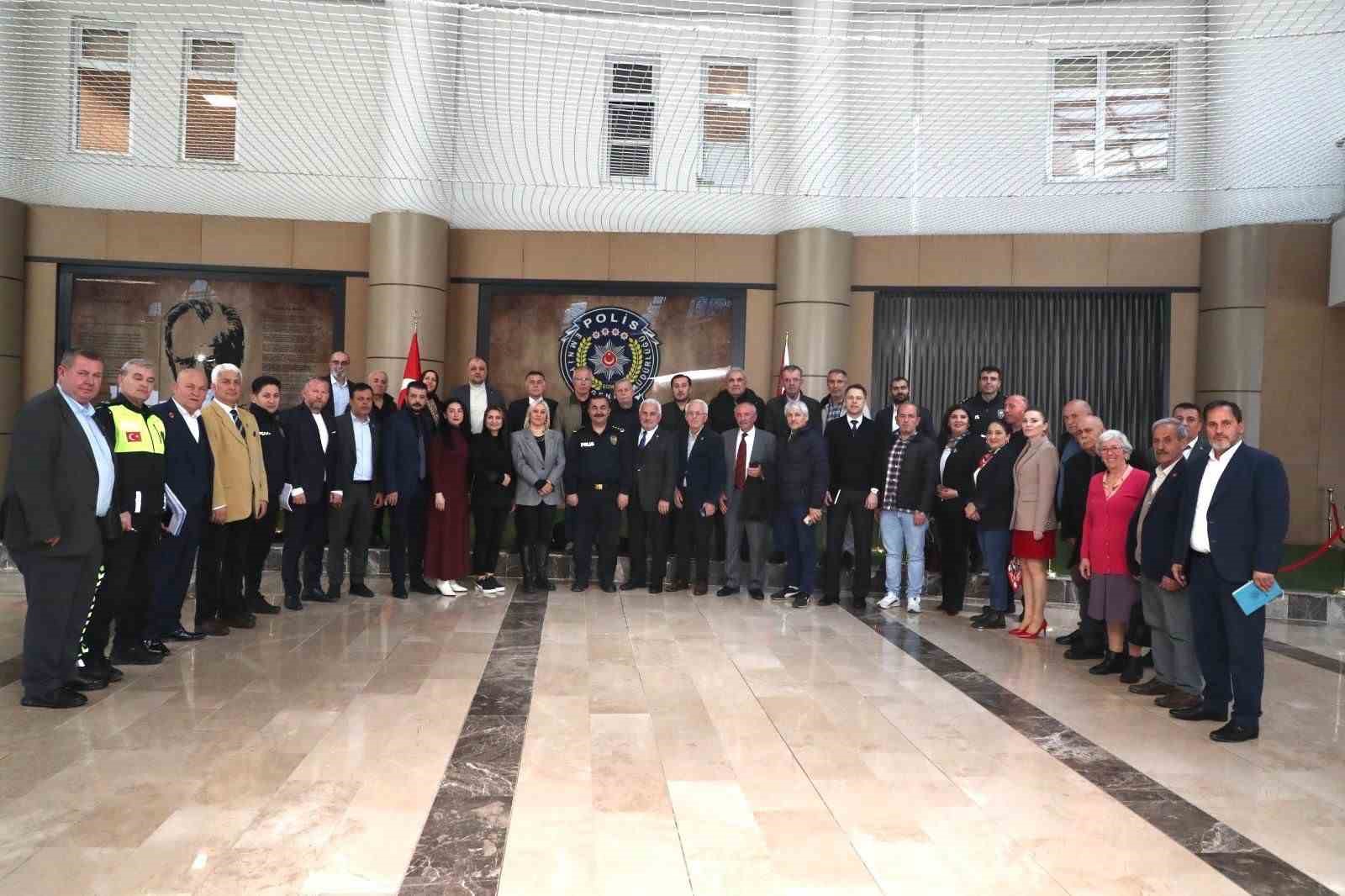 ilkadim muhtarlariyla guvenlik toplantisi 1T4AfDGu