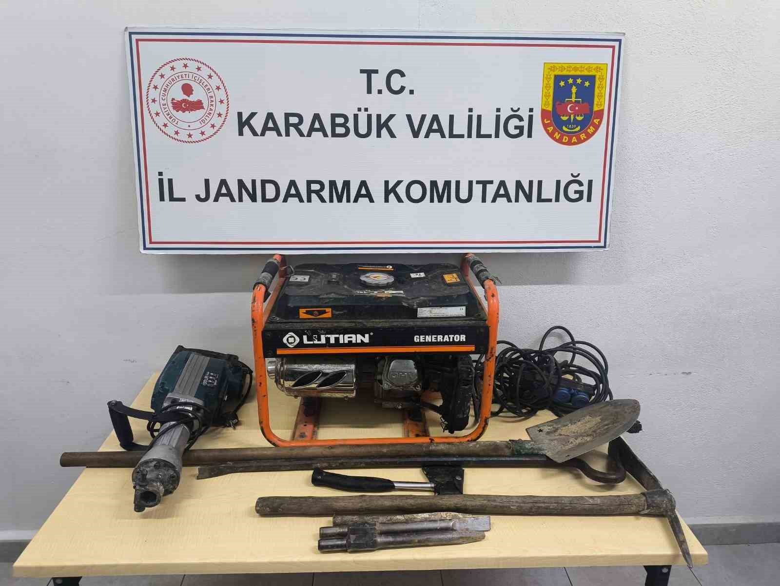 kacak kazi ve uyusturucu operasyonlarinda 11 kisi yakalandi ShXXFK6g