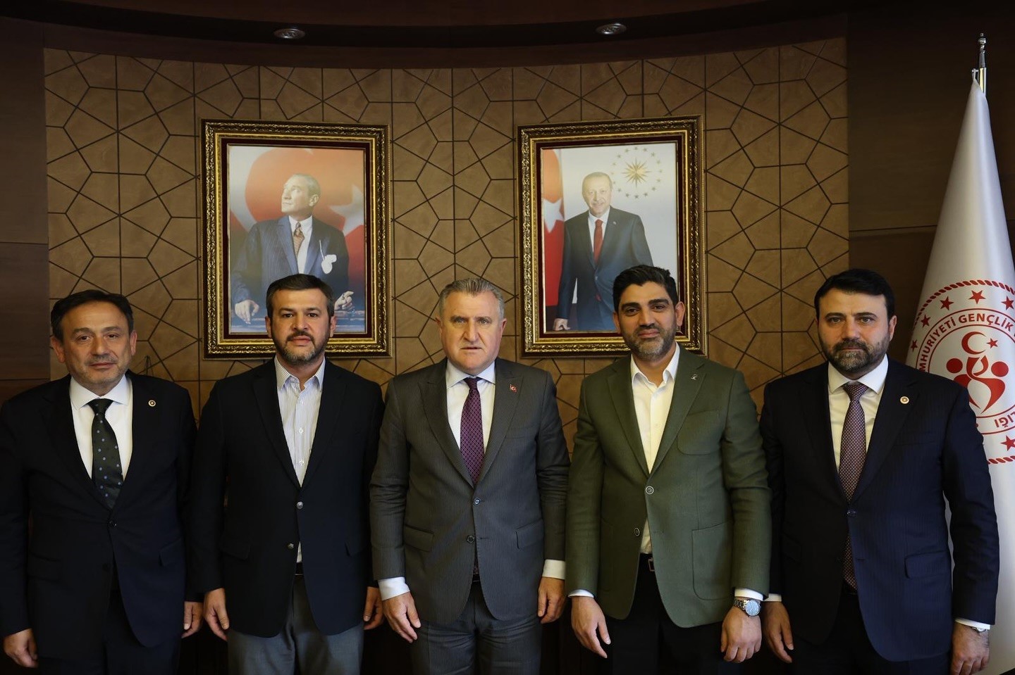 karabuk heyeti genclik ve spor bakani bak ile gorustu I4PGtPNe