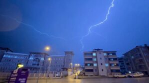 karabukte saganak etkili oldu simsekler gokyuzunu aydinlatti m9YGq6tz