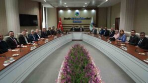 kbu heyeti kirsehir ahi evran universitesi ile is birligini degerlendirdi e7S7BKXz