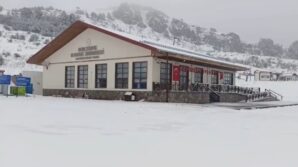 keltepe kayak merkezi nisan ayinda beyaz ortuyle kaplandi RcRayyg6